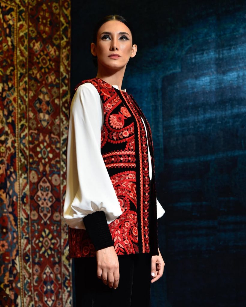 بیوگرافی غزال رجبیان