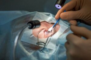ماجرای نابینا شدن ۹ بیمار در‌ مرکز چشم‌ پزشکی تخصصی چیست؟
