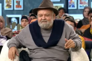 خاطره جالب تماس اکبر عبدی با اداره برق برای تعطیل کردن فیلمبرداری