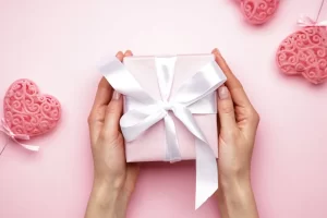 ایده ها و راهنمای خرید هدیه لاکچری و خاص برای روز ولنتاین