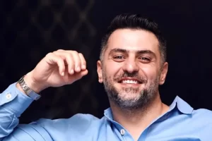 تعجب علی ضیا از روابط عجیب دختر و پسری در گفتگو با دکتر ابوالقاسم حسام