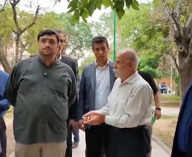 شوآف آقای شهردار در توالت عمومی سوژه کاربران در فضای مجازی شد