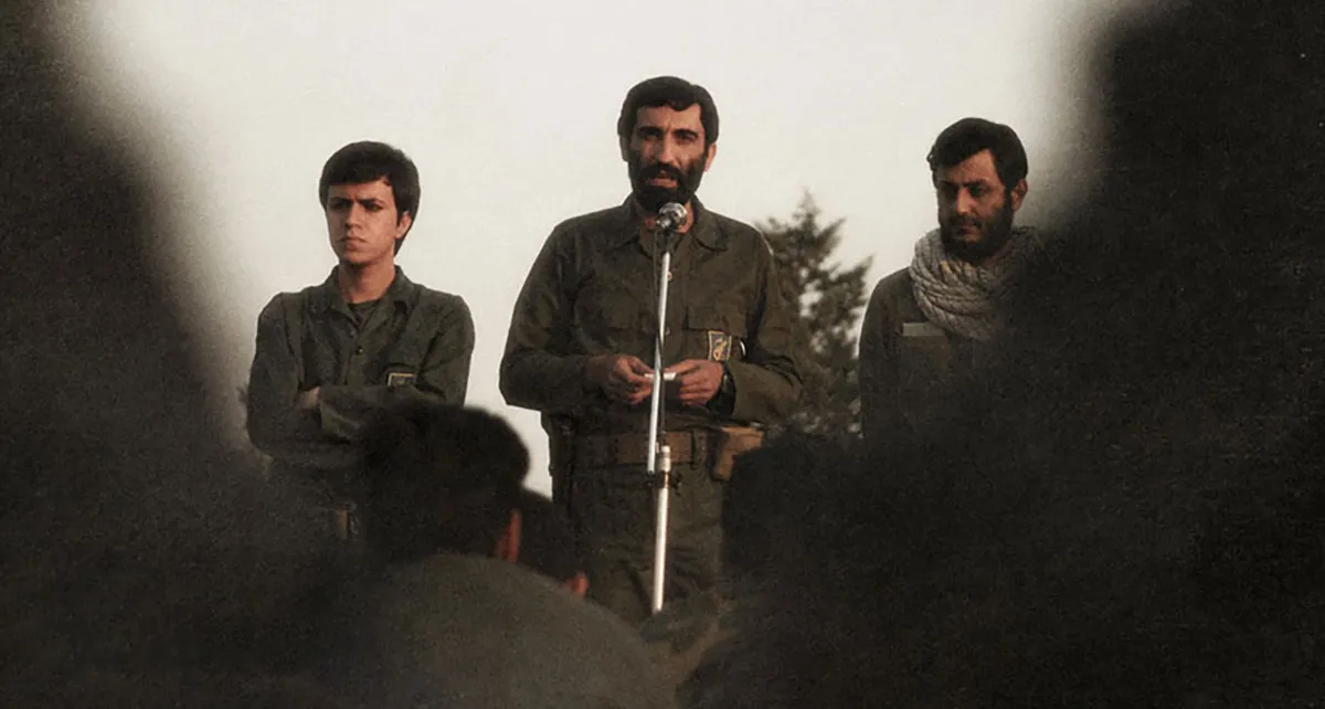  ایستاده در غبار