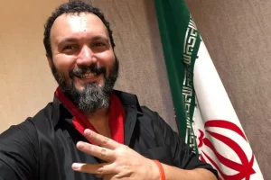 بیوگرافی کامبیز دیرباز