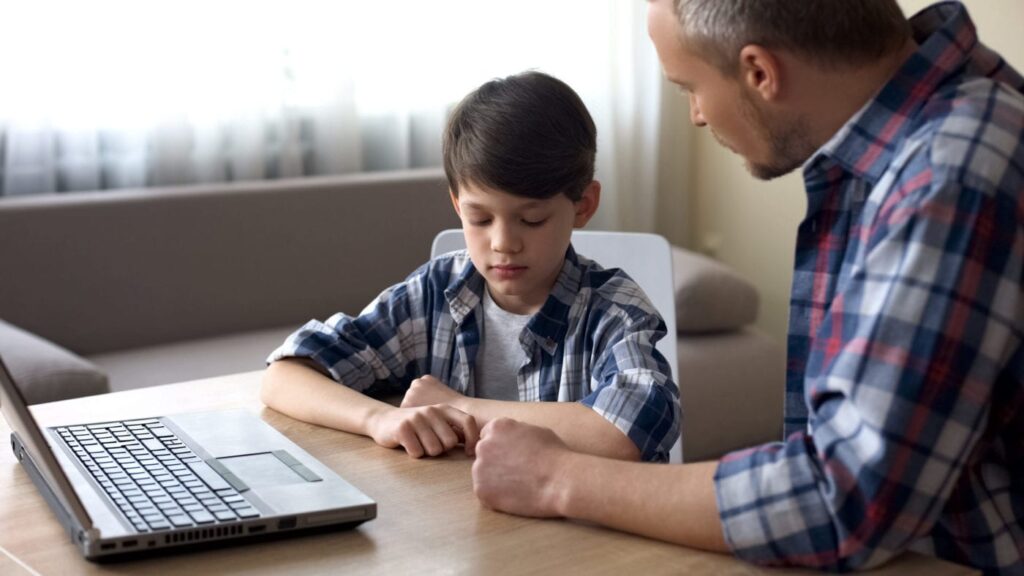 چگونه بین محبت و انضباط تعادل برقرار کنیم؟