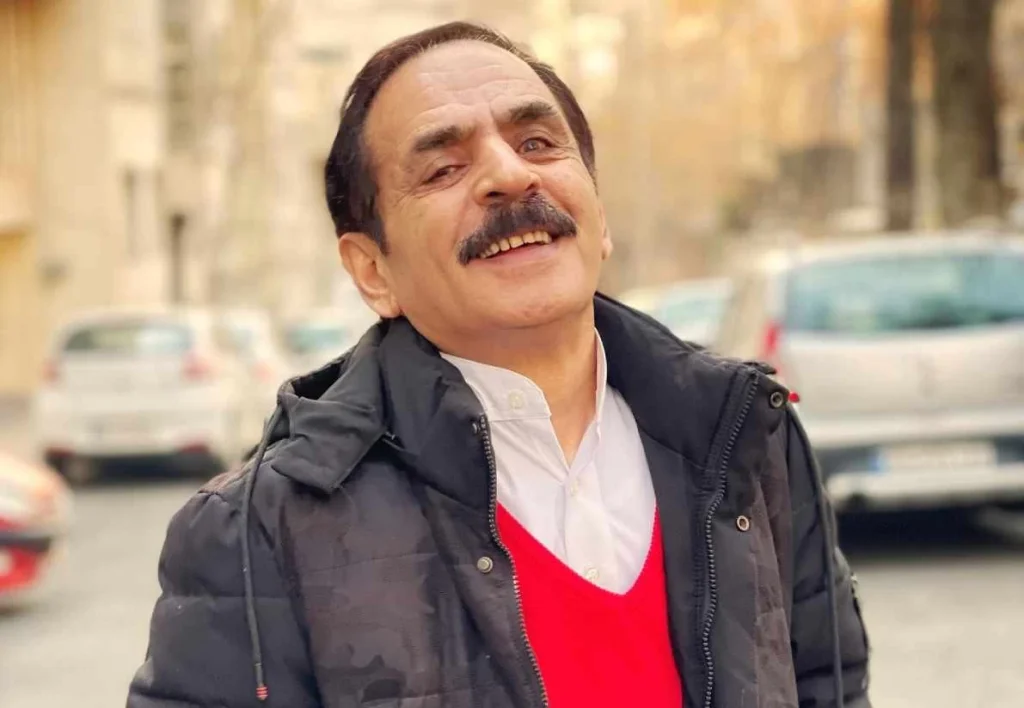 قدرتالله ایزدی: «میخواهم تنهایی بروم تایلند؛ ولی از همسرم میترسم!»