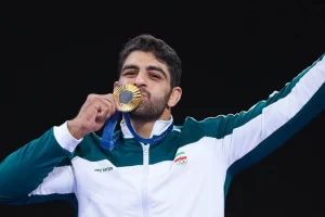 بیوگرافی هادی ساروی قهرمان جهان و المپیک کشتی فرنگی ایران