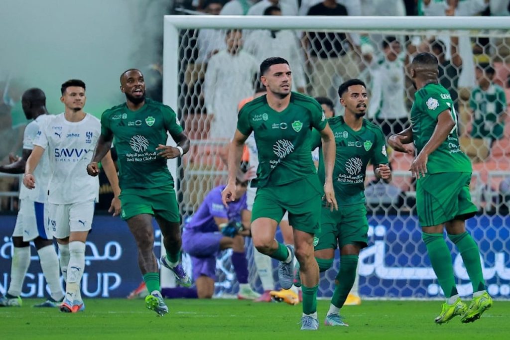 الاهلی ۳-۳ الهلال؛ نتیجه ال‌کلاسیکو دراماتیک عربستان سعودی با قضاوت علیرضا فغانی