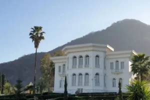 جزئیات ماجرای درگیری در کاخ مرمر رامسر بر سر حجاب؛ فرماندار عذرخواهی کرد