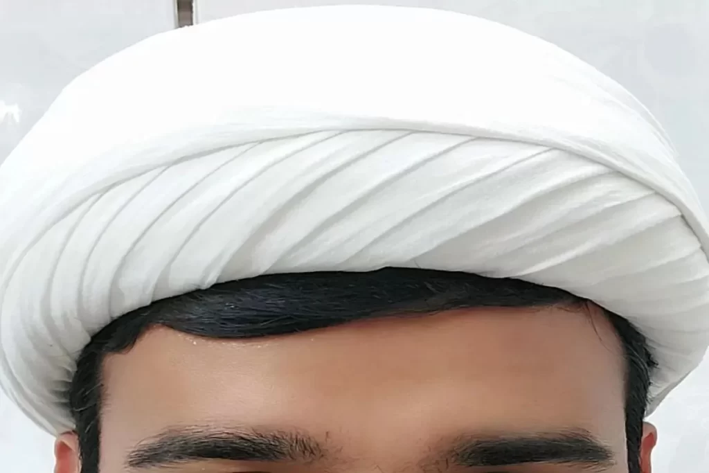 ویو گرفتن با عمّامه آخوند قلّابی در اینستاگرام؟