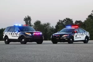 چرا خودروهای پلیس را با زره‌هایی مشابه تانک‌ها نمی‌سازند؟