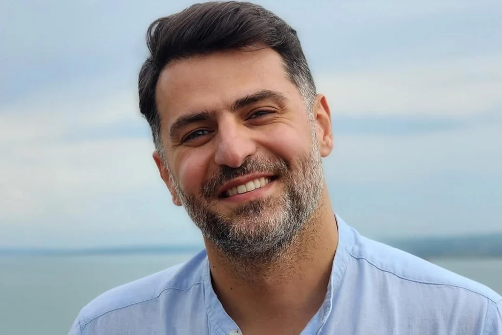 خاطره باورنکردنی علی ضیا از ماجرای ماه عسل رفتن پدر و مادرش!