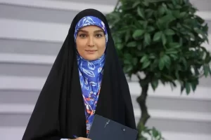 بیوگرافی مژده خنجری؛ از بزرگ شدن در فرانسه تا ورود به صداوسیما