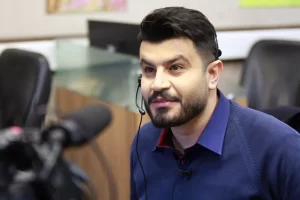 مصرف عجیب داروی طب سنتی توسط مجری صداوسیما جنجالی شد!