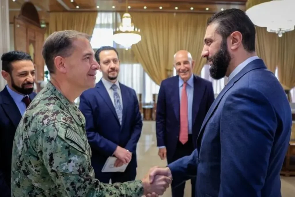 احمد الشرع و فرمانده سنتکام با هم بسکتبال بازی کردند!