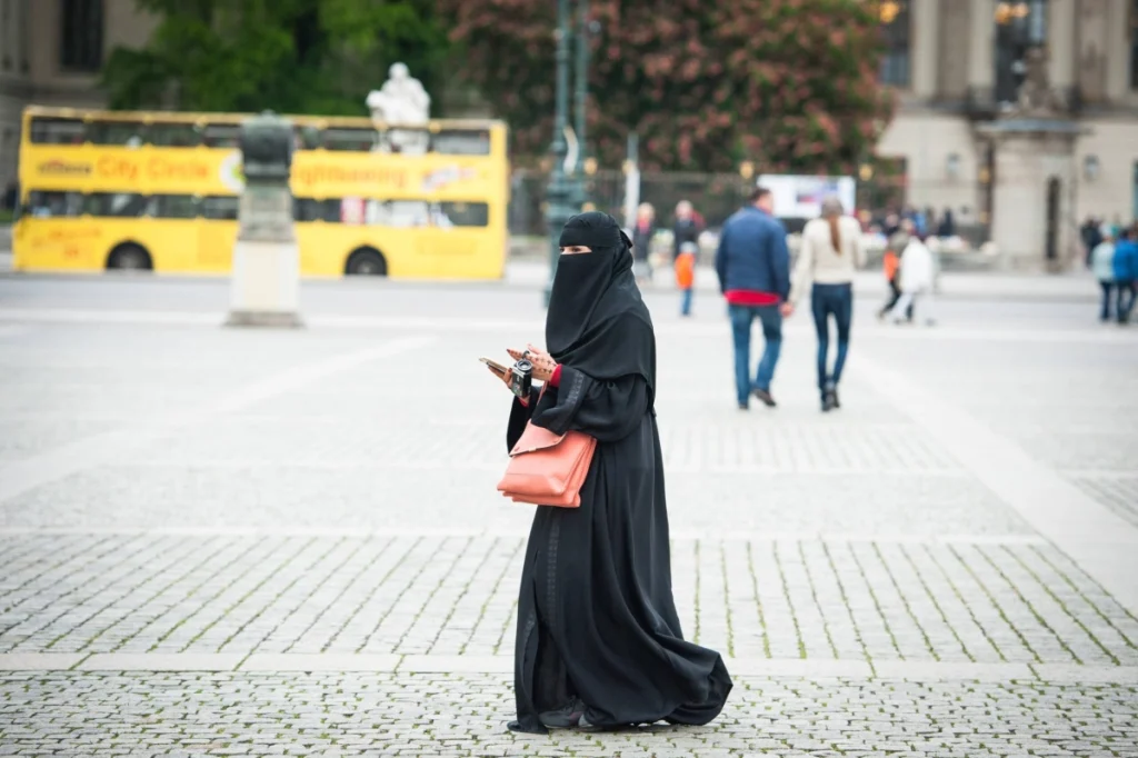 طرح جنجالی ممنوعیت برقع و آزمایش بکارت در ایتالیا در آستانه تصویب