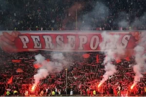 ماجرای درگیری و فحاشی هواداران استقلال و پرسپولیس