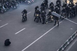 مرد تهران؛ تصویری که فراتر از یک اعتراض شد