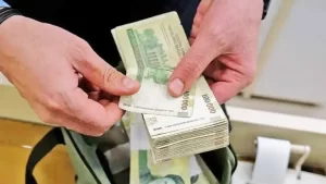 مجلس با افزایش ۳۰ درصدی حقوق‌ها موافقت کرد