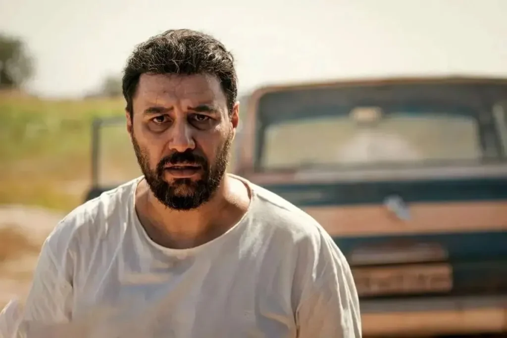 جواد عزتی: «سریال وحشی چهار فصل دارد»