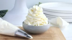 فوت‌وفن‌های درست کردن خامه قنادی با خامه صبحانه و پودر خامه