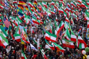 روایت روزنامه جوان از تجمع مونیخ؛ حضور غیرایرانی‌ها با وعده غذای رایگان