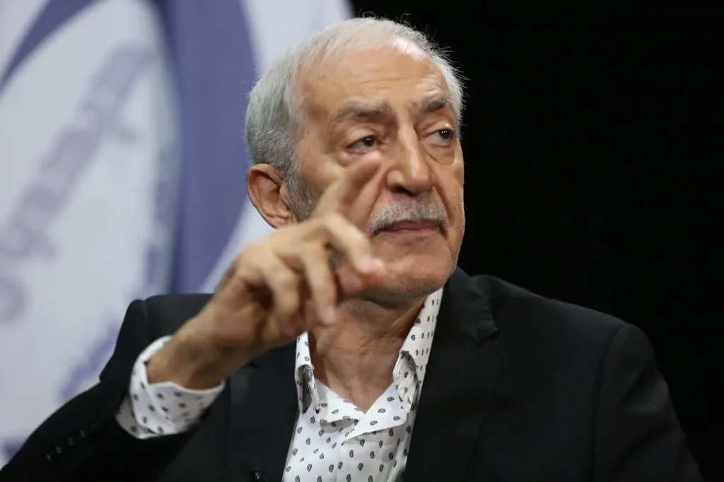 محمد دادکان: این فوتبال مردم را مسخره کرده است