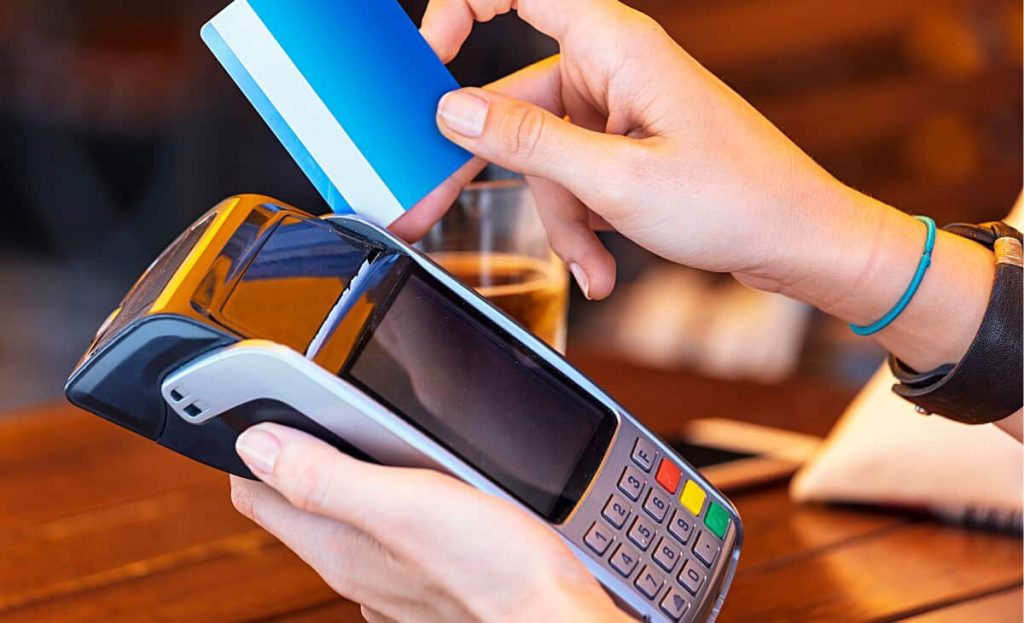بانک مرکزی تراکنش خرید کارتی اشخاص را افزایش داد