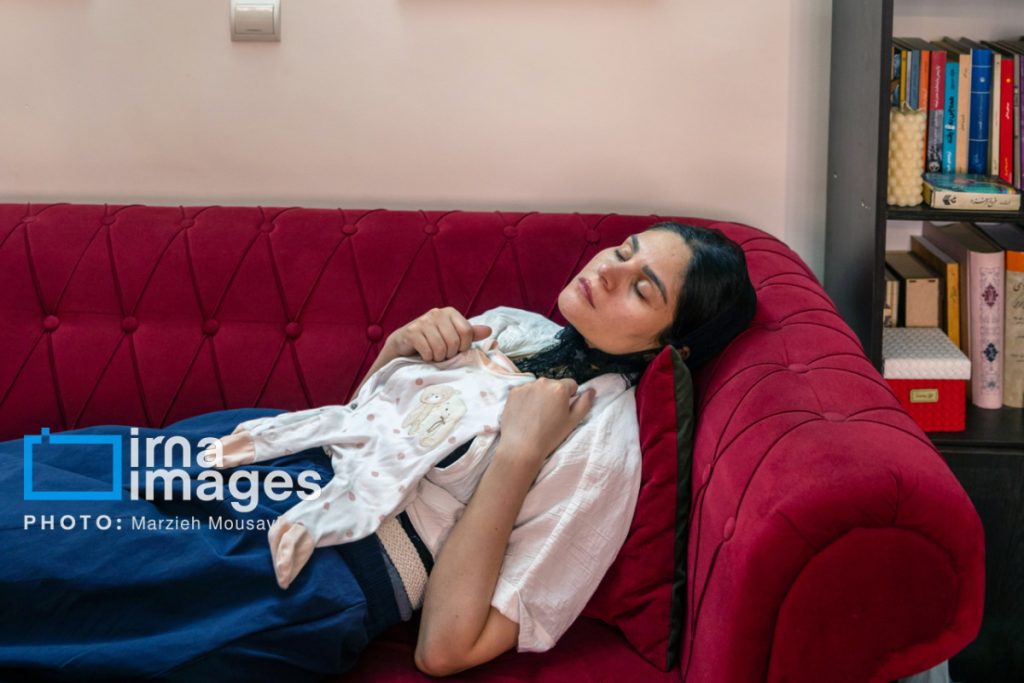 حاشیه‌های گزارش تصویری خبرگزاری دولت از سارا کنعانی