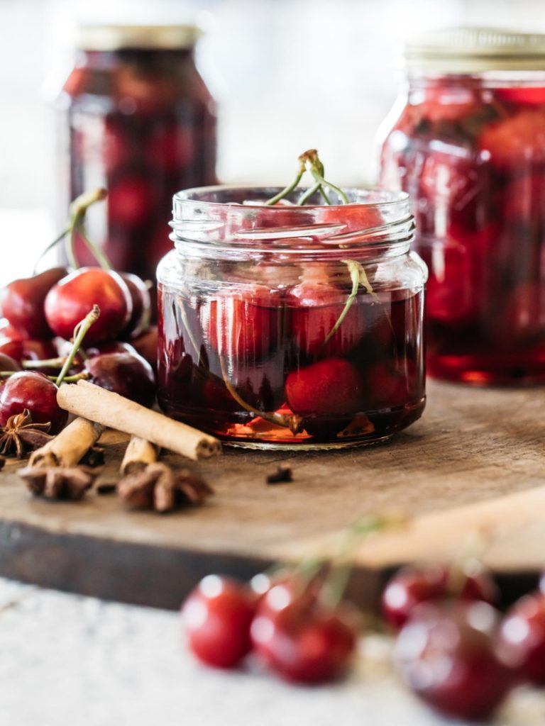 طرز تهیه ترشی آلبالو خانگی