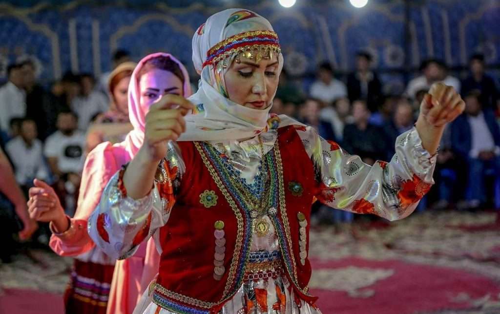 لباس یک میلیارد تومانی کرمانجهای خراسان