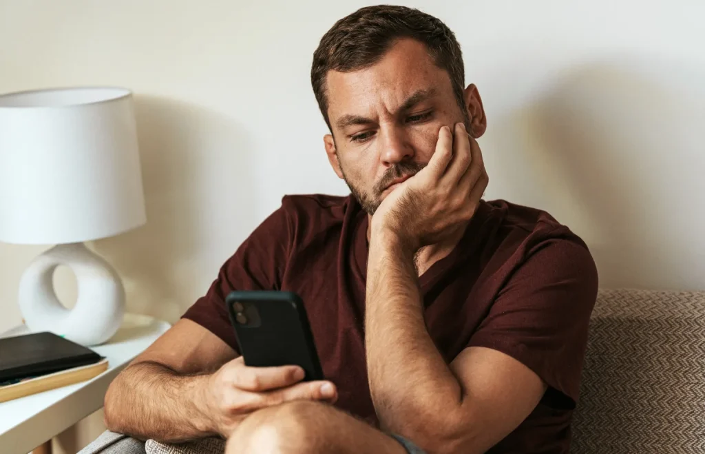 چقدر به گوشی موبایل اعتیاد دارید
