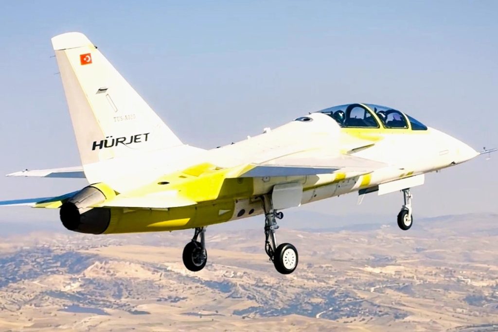 جت آموزشی فراصوت Hürjet ساخت ترکیه نخستین پرواز آزمایشی خود را با موفقیت انجام داد