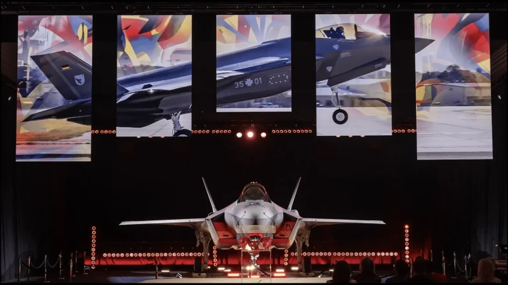 آلمان از نخستین جنگنده F-35A خود رونمایی کرد