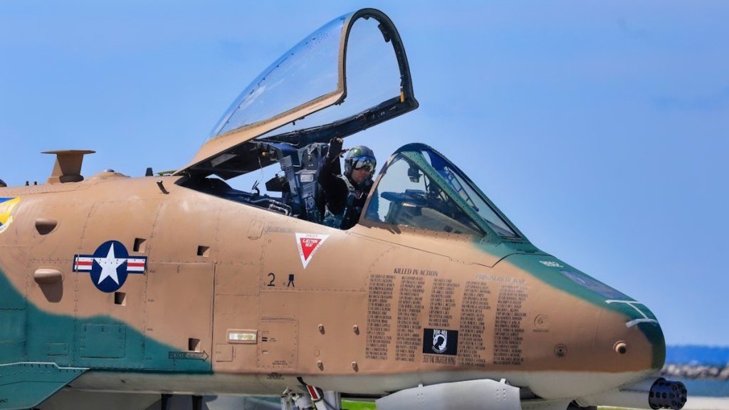 راز طراحی A-10 Warthog؛ هواپیمایی که برای زنده ماندن زیر آتش دشمن ساخته شد
