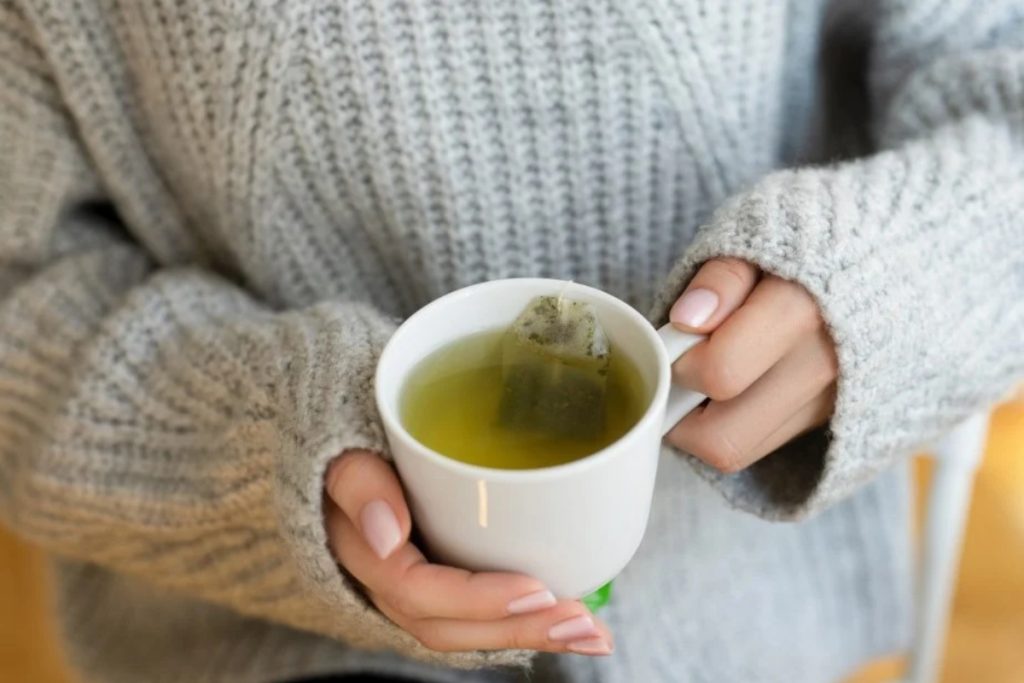 روزانه چند فنجان چای بنوشیم تا احتمال ابتلا به بیماریهای قلبی کمتر شود؟